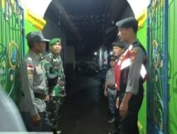 Perkuat Sinergitas, Polsek Sidemen Gelar Patroli Gabungan Berikan Pengamanan saat Umat Muslim Menjalankan Sholat Taraweh