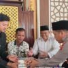 Polsek Babat Toman Bagikan Puluhan Alqur’an Dalam Rangka Giat Ramadhan 1447H