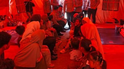 Mahasiswa STIK-PTIK LEMDIKLAT Polri Angkatan 83 Hibur Anak-Anak di Tenda Pengungsian Bener Meriah