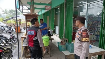 Pastikan Situasi Kamtibmas Kondusif, Polsek Selat Rutin Gelar Patroli 