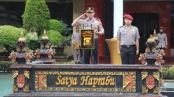 Kapolres Oku Timur Pimpin Langsung Apel Pemberian Penghargaan Personel Polres Oku Timur