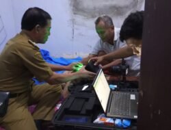 Pemerintah kabupaten Jember Hadir, Dan Laksanakan Perekaman KTP Seorang Perempuan Lansia Yang Terbaring Lemah