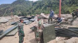 Personel Satgas Gulbencal Lakukan Pengecekan Material Jembatan Bailey D Dusun Ayun