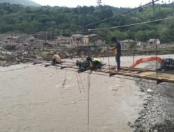 Progres Pembangunan Jembatan Gantung di Desa Burlah Capai 57,06 Persen