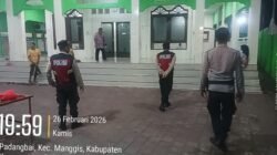 Personel Polsek Padangbai Berikan Pengamanan, saat Masyarakat Menjalankan Sholat Taraweh