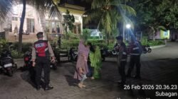 Wujudkan Ramadhan Aman dan Nyaman, Sat Samapta Turun Langsung Berikan Pengaman saat Warga Menjalankan Sholat Tarawih