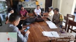 Pererat Silaturahmi, Bhabinkamtibmas Desa Rendang Sambangi Warga Sampaikan Himbauan Kamtibmas