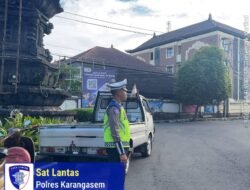 Laksanakan Pos Sore, Satlantas Polres Karangasem Laksanakan Pengaturan di Pasar Senggol Jalan Gajah Mada Amlapura