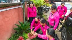 Wujud Kepedulian Lingkungan dan Dukungan Tugas Polri, Bhayangkari Ranting Sidemen Panen Eco Enzyme