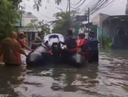Gerak Cepat Ditpolairud Polda Bali dan Basarnas Denpasar, Evakuasi Korban Banjir di Kawasan Kuta