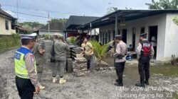 Cegah dan Antisipasi Pelanggaran, Polsek Rendang Melaksanakan Kegiatan Yustisi Pengecekan Penduduk Pendatang