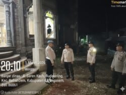 Berikan Rasa Aman, Polsek Bebandem Berikan Pengamanan Pelaksanaan Sholat Tarawih di Sejumlah Masjid