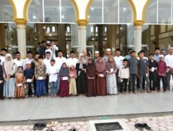 Tim 1 Safari Ramadhan Pemkab Bireuen, Buka Puasa Bersama Puluhan Anak Yatim dan Masyarakat di Masjid Besar Al -Ikhlas Cotbatee
