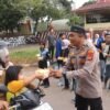 Sinergi dan Kepedulian, Polres Banyuasin Bagikan Takjil Bersama Mahasiswa dan OKP
