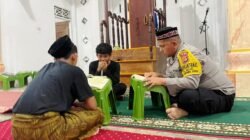 Bhabinkamtibmas Polsek Simpang Jernih Isi Malam Ramadhan dengan Tadarus Bersama Warga