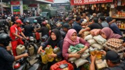 Pernyataan Stok BBM 20 Hari Picu Kepanikan, Warga Aceh Tengah dan Bener Meriah Ramai-Ramai Borong Sembako