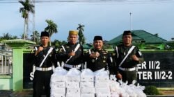 Subdenpom II / 2 – 2 Tajab Menjelang Buka Puasa Berbagi Takjil Kepada Masyarakat Diwilayah Kota Kuala Tungkal Dalam Rangka Bulan Suci Ramadhan 1447 H / 2026 M