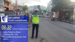 Cegah dan Antisipasi Lakalantas, Personil Lantas Lakukan Gatur Pagi di Depan MAN Amlapura