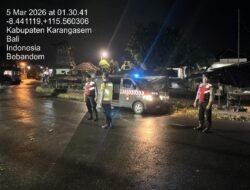 Jaga Kamtibmas Tetap Kondusif, Polsek Bebandem Intensifkan “Blue Light Patrol” di Jalur Kuncara Giri Hingga Desa Macang
