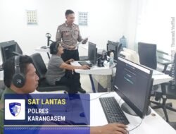 Pastikan Kemampuan Mengenal Rambu-Rambu Lalulintas, Personil Lantas Berikan Uji Teori Avis Komputerisasi kepada Pemohon SIM Baru