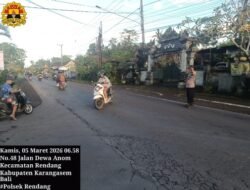 Cegah Laka Lantas, Personil Polsek Rendang Melaksanakan Pos Atensi Arus Lalu Lintas 