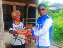 Yayasan Setia Kawan Lestari Indonesia Sumsel Berbagi Takjil kepada Warga dan Pengguna Jalan