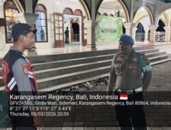 Selama Bulan Suci Ramadhan, Personil Polsek Sidemen Berikan Pengamanan Ibadah Sholat Tarawih