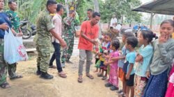 Sentuhan Kepedulian Satgas TMMD, Kebahagiaan Sederhana untuk Anak-Anak di Desa Jeumpa Sikureung