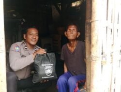 Melalui Bhabinkamtibmas, Polsek Rendang Serahkan Bantuan Sosial Kepada Warga Tidak Mampu