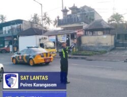 Unit Turjawali Sat Lantas Lakukan Gatur Lalin, di Pos 3 Patung Salak Jasri