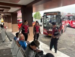 Bangun Komunikasi, Personel Polda Bali Lakukan Dialogis Humanis  Bersama Warga di Area Terminal Ubung