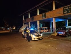 Pastikan Ketertiban dan Kelancaran Arus Lalulintas, Satuan Lantas Polres Karangasem Lakukan Gatur Lalin Melalui Giat Blue Light Patrol