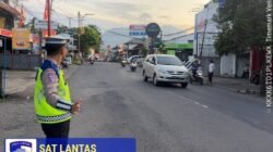 Personil Lantas Polres Karangasem Berikan Layanan Prima, Melaksanakan Gatur Pagi di Depan MAN Amlapura 