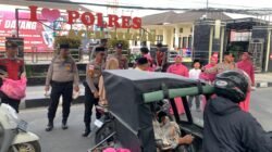 Satsamapta Polres Aceh Tengah Bagikan Takjil Sambut HUT Korps Sabhara Polri Ke 74