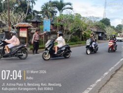 Antisipasi dan Cegah Laka Lantas, Personil Polsek Rendang Melaksanakan Pos Atensi Arus Lalu Lintas 