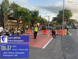 Ciptakan Situasi Kondusif, Satlantas Polres Karangasem Berikan Pengamanan Pawai Ogoh-Ogoh di Jalan Veteran