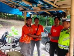 Sat Lantas Bagikan Brosur Ops Ketupat Agung 2026 dalam rangka hari raya Idul Fitri 1447 H dan Hari Raya Nyepi Tahun Baru Caka 1948,  di Daerah Hukum Polres Karangasem