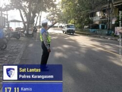 Satlantas Polres Karangasem Berikan Pengstursn Parkir Truk di Area Obyek Wisata Candidasa
