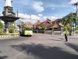 Ciptakan Kelancaran Arus Lalu Lintas, Personil Lantas Melaksanakan Penjagaaan dan Pengaturan di Ktl 2