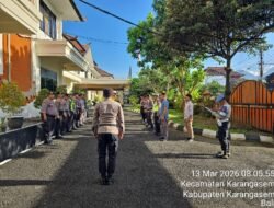Sipropam Polres Karangasem Lakukan Pengawasan dan Absensi Kegiatan Apel Serah Terima Tugas jaga