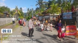 Tanamkan Kelestarian Budaya Sejak Dini, Bhabinkamtibmas Amankan Pawai Ogoh-Ogoh Cilik TK Negeri Macang