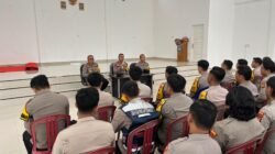 Wakapolres Musi Rawas Utara Kompol Yulfkri.SH Beserta Kabag SDM,Kasat Binmas Memberikan Arahan Langsung ke Bhabinkamtibmas Polres Muratara
