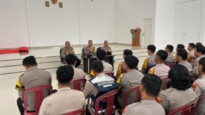 Wakapolres Musi Rawas Utara Kompol Yulfkri.SH Beserta Kabag SDM,Kasat Binmas Memberikan Arahan Langsung ke Bhabinkamtibmas Polres Muratara