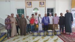 Front Persaudaraan Islam dan MPI Mujahidah Sumsel Berbagi Zakat Untuk Masyarakat