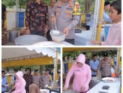 Tradisi Ramadan, Kapolres Lhokseumawe dan Ketua Bhayangkari Bagikan Ratusan Porsi Bubur Kanji untuk Masyarakat