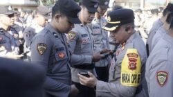 Berantas Judi Online di Lingkungan Polri, Waka Polres Karangasem Gelar Sidak HP Personelnya