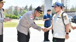 Kapolda Aceh Hadiri Penyaluran Bantuan Oleh Mensos dan Mendagri untuk Korban Banjir Aceh Timur