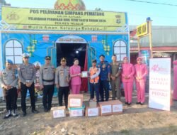 Kapolres Mesuji dan Ketua Bhayangkari Cabang Mesuji Tinjau Pos Yan & Pos PAM, Berikan Bingkisan kepada Petugas