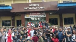 Ratusan Jurnalis Jatim Geruduk Mapolda jatim, Desak Usut Dugaan OTT “Settingan” dan Tangguhkan Penahanan jurnalis Amir