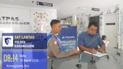 Berikan Pelayanan Prima Kepada Masyarakat, Satpas Polres Karangasem Berikan Arahan dengan Senyum, Ramah Sapa, Salam